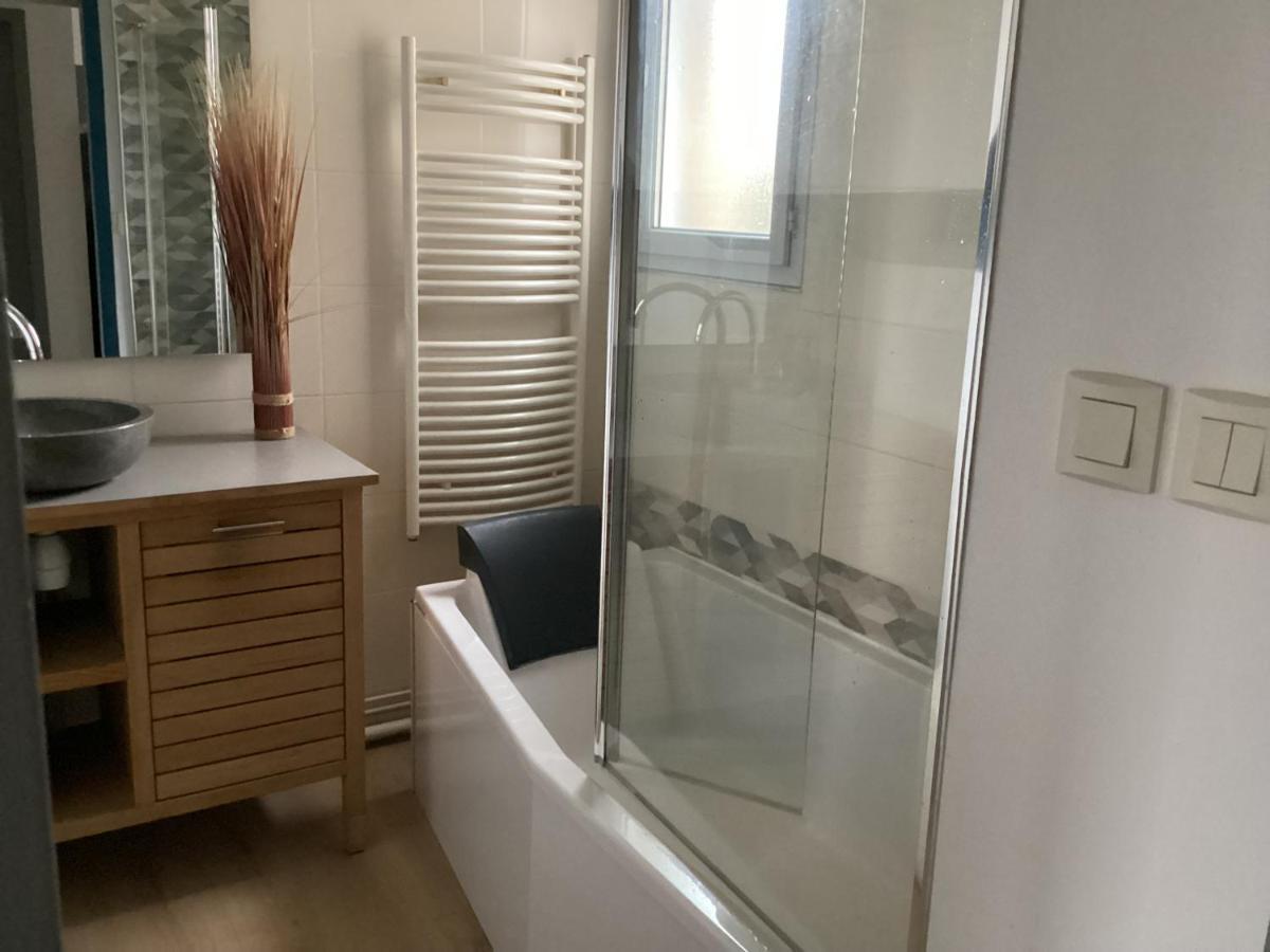 Joli Appartement 50 M2 Classe 3 Etoiles Avec Terrasse Et Jardin La Rochelle  Exterior foto